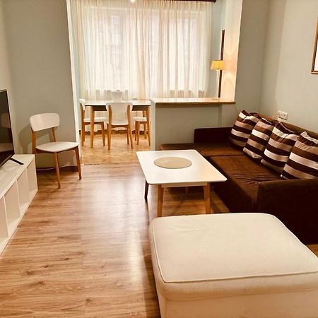 Center Hostel And Tours Erevan Esterno foto