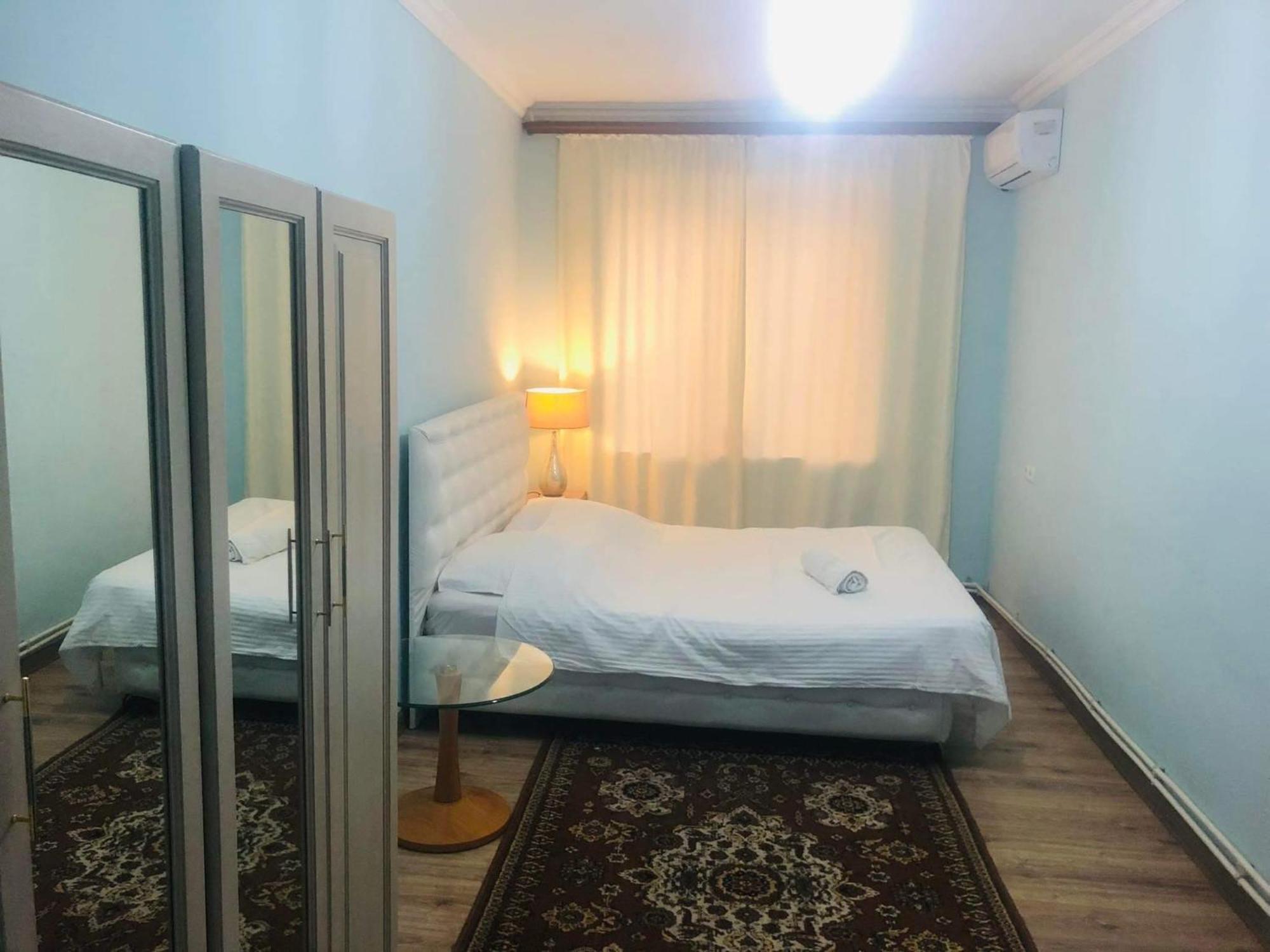 Center Hostel And Tours Erevan Esterno foto
